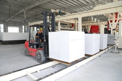 兵團(tuán)一師阿拉爾市 企業(yè)良種落地開花，新型建材制造助推經(jīng)濟(jì)高質(zhì)量發(fā)展